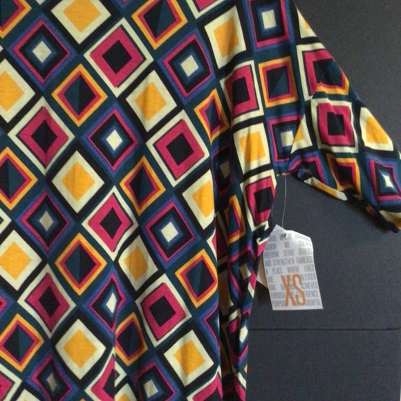 LulaRoe Irma -Tunic Geometric Short Sleeve H-Low Retro NWT - Picture 2 of 5